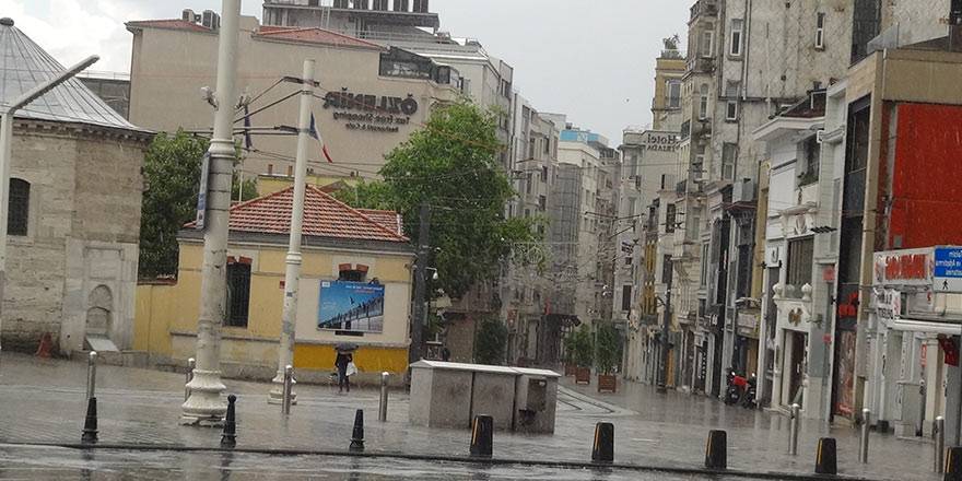 İstanbul Taksim'de önce şiddetli yağmur, sonra güneşli hava 3
