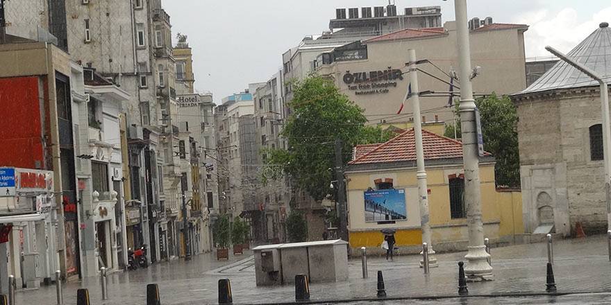 İstanbul Taksim'de önce şiddetli yağmur, sonra güneşli hava 5