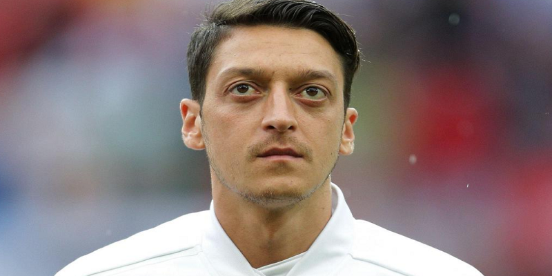 Premier Lig takımlarından Arsenal'de Mesut Özil krizi