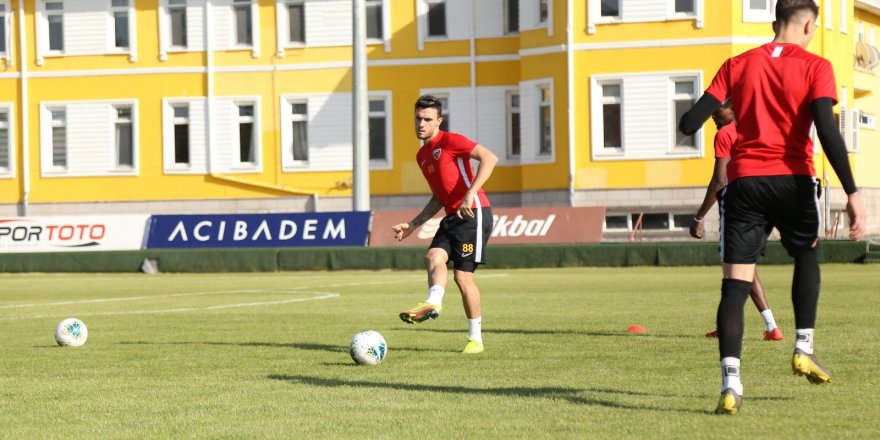 Kayserispor’un Brezilyalı futbolcusu Campanharo: Ligde kalacağız, biz buna inanıyoruz