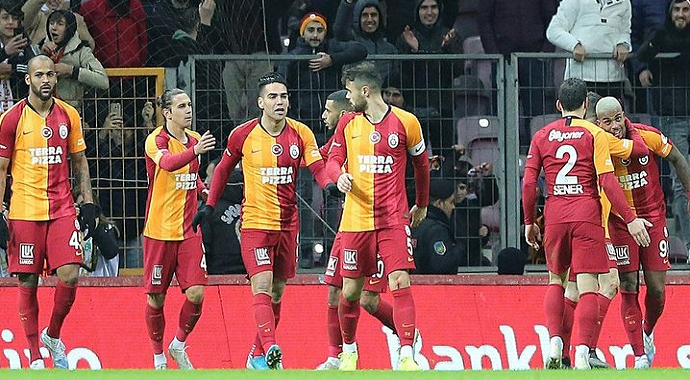 Galatasaray Tartışmalı Kararla Çeyrek Finalde