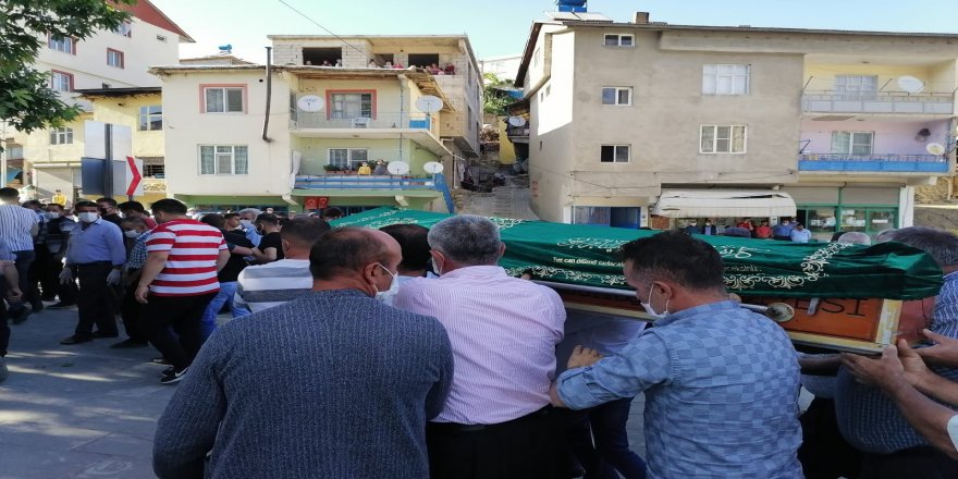 Kahramanmaraş'ta Trafik kazasında hayatını kaybeden karı koca yanyana toprağa verildi