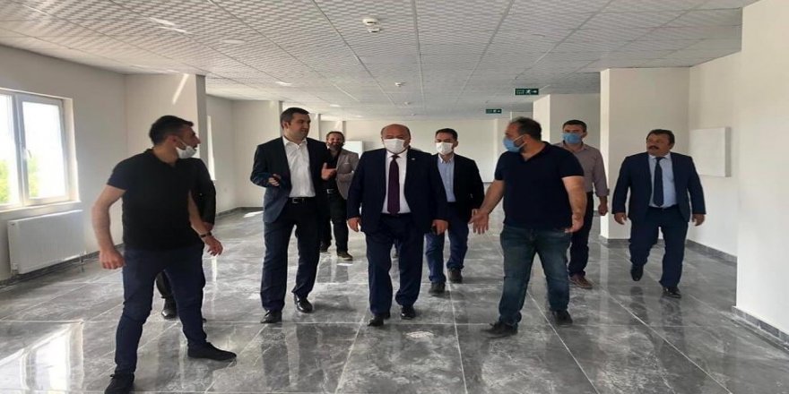 Erzincan Milletvekili Karaman, Çayırlı’da yapımı devam eden kamu yatırımlarını inceledi