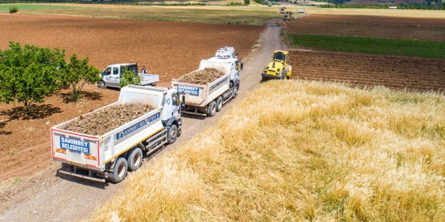 Gaziantep Şahinbey'de tarlalara yol açılıyor