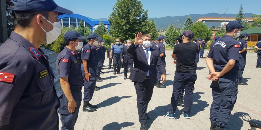 Vali Fuat Gürel, asker ve polisle bayramlaştı