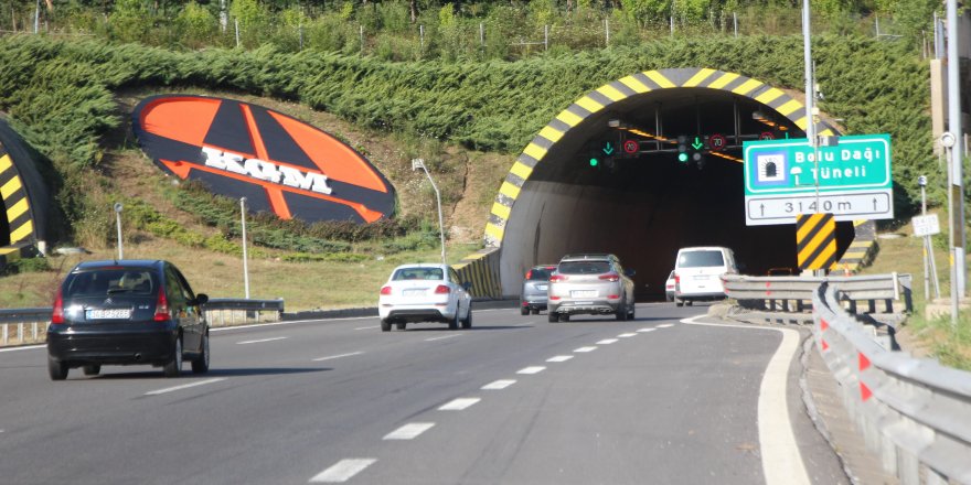 Bolu’da Kurban bayramı tatili dönüşü TEM’de trafik yoğunluğu