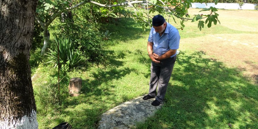 Gürcistan göçmenlerinin vatandaşların yaşadığı mahallede farklı bir gelenek: “Namaz taşı”