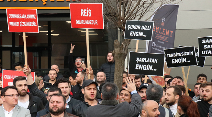 CHP Sakarya il binası önünde protesto: 1 gözaltı