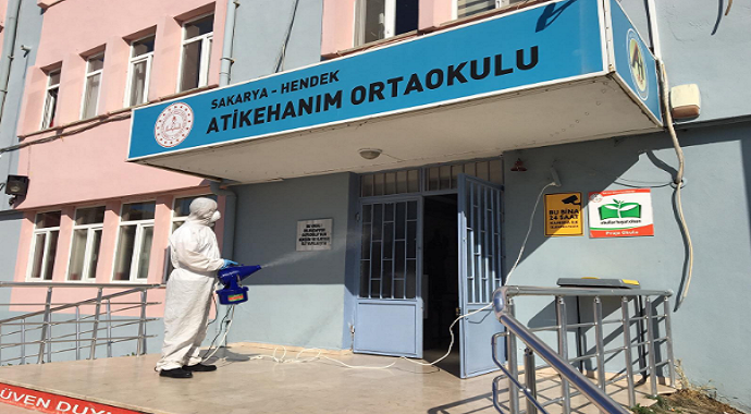 Sakarya'da okullar korona virüs tehdidine karşı dezenfekte edildi