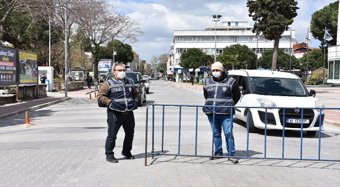 Balıkesir'in Gönen ilçesinde iki kişinin işyeri önünde sohbet etmesi yasaklandı